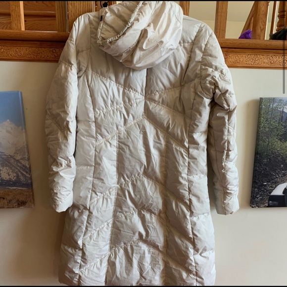 Women’s Patagonia Down With It Parka - Picture 2 of 9